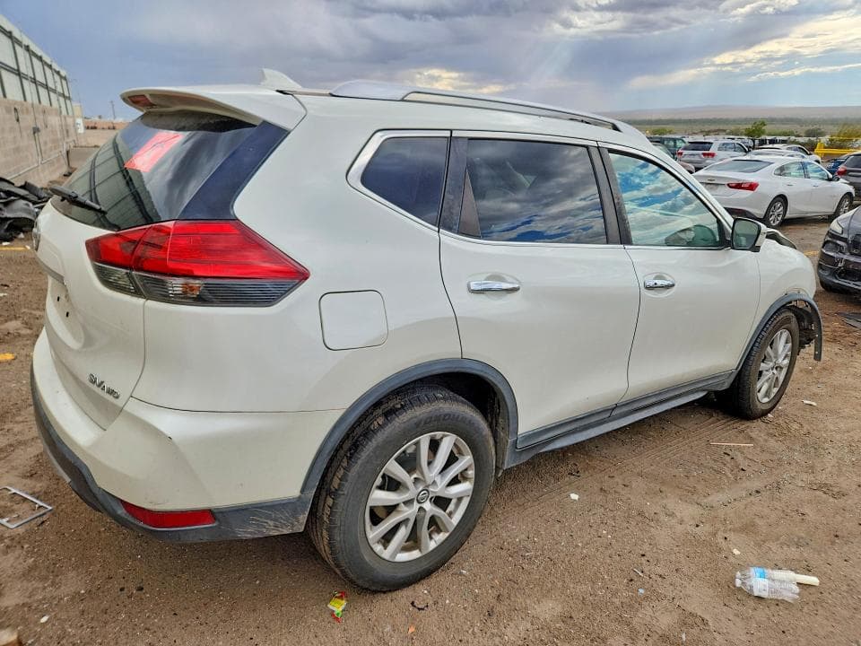 2017 NISSAN ROGUE SV 3