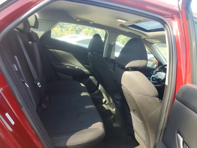 2025 HYUNDAI ELANTRA SEL 10