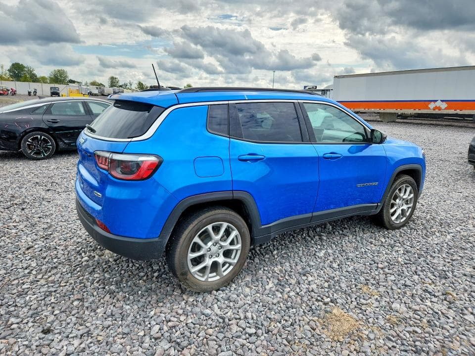 2022 JEEP COMPASS LATITUDE LUX 3