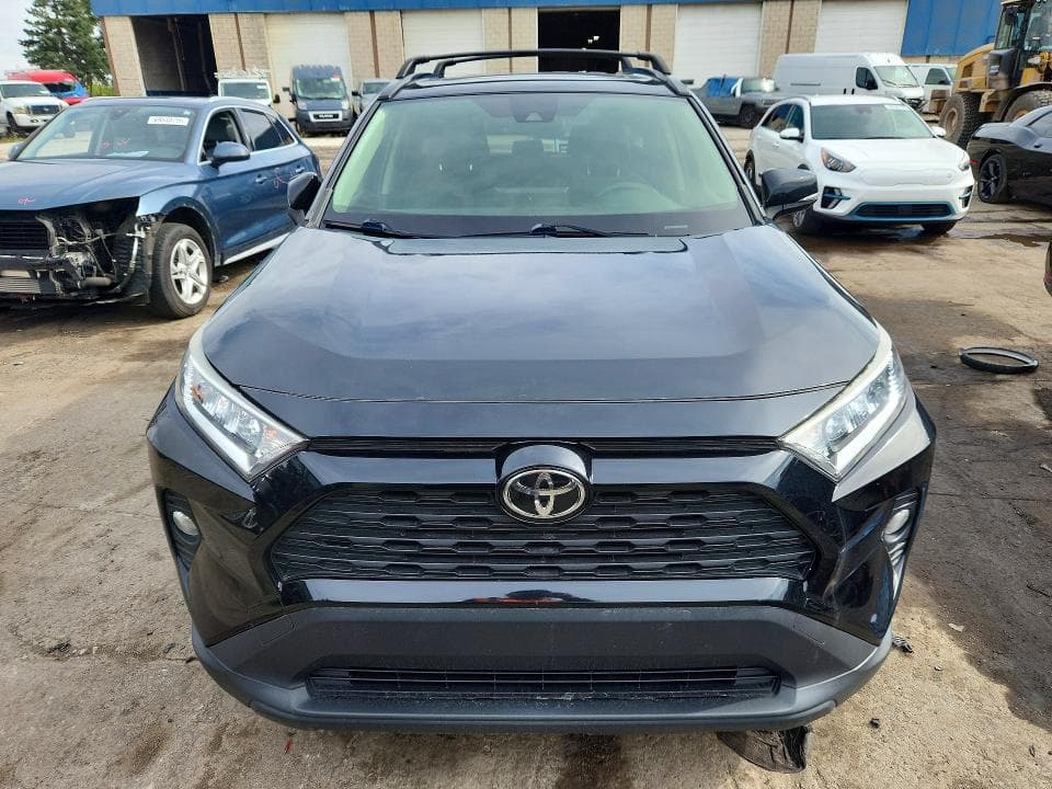 2019 TOYOTA RAV4 XLE 5