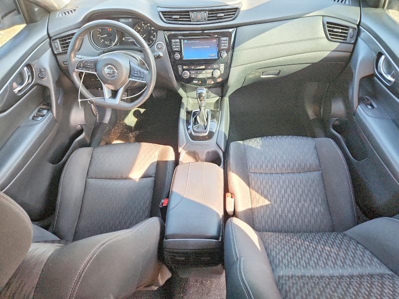 2017 NISSAN ROGUE SV 8