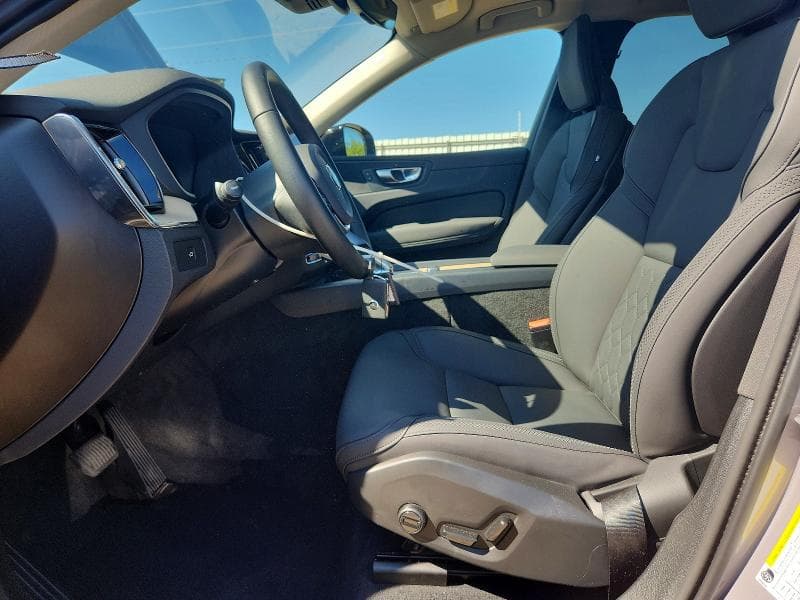2026 VOLVO XC60 PLUS 7