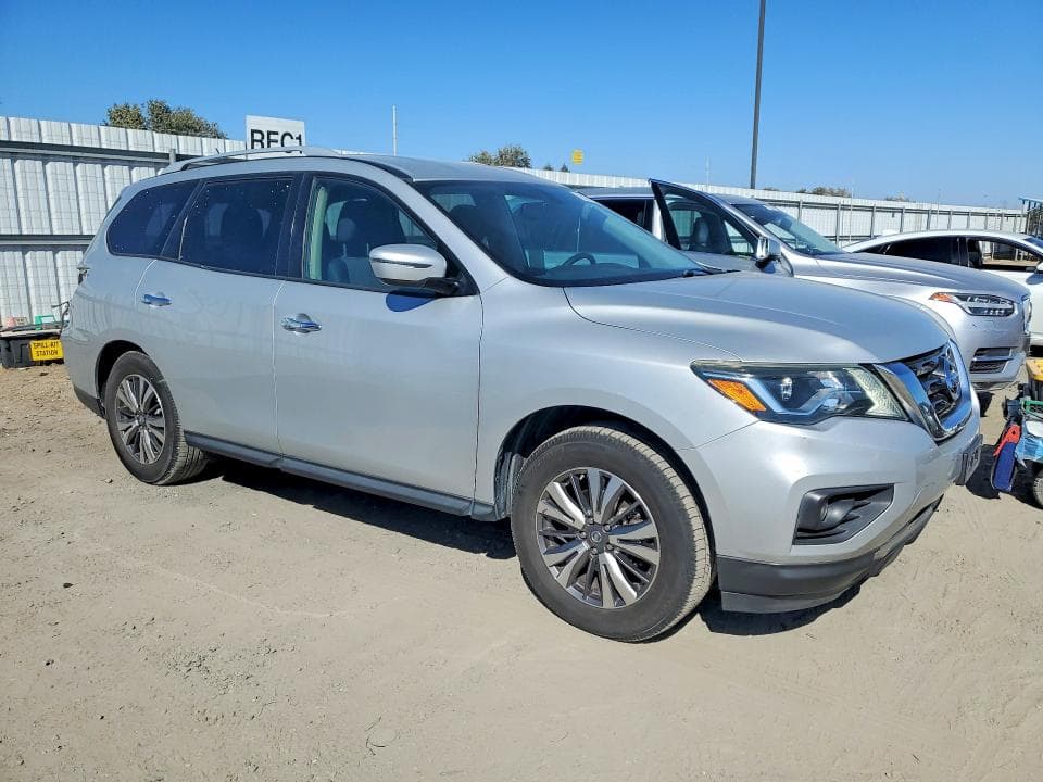 2018 NISSAN PATHFINDER SV 4