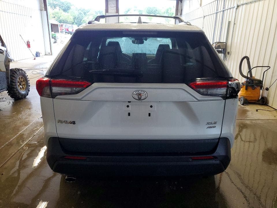 2024 TOYOTA RAV4 XLE PREMIUM 6