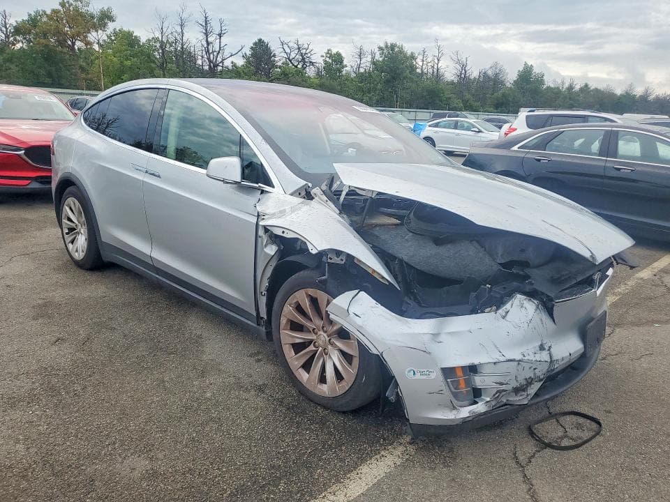 2017 TESLA MODEL X 4