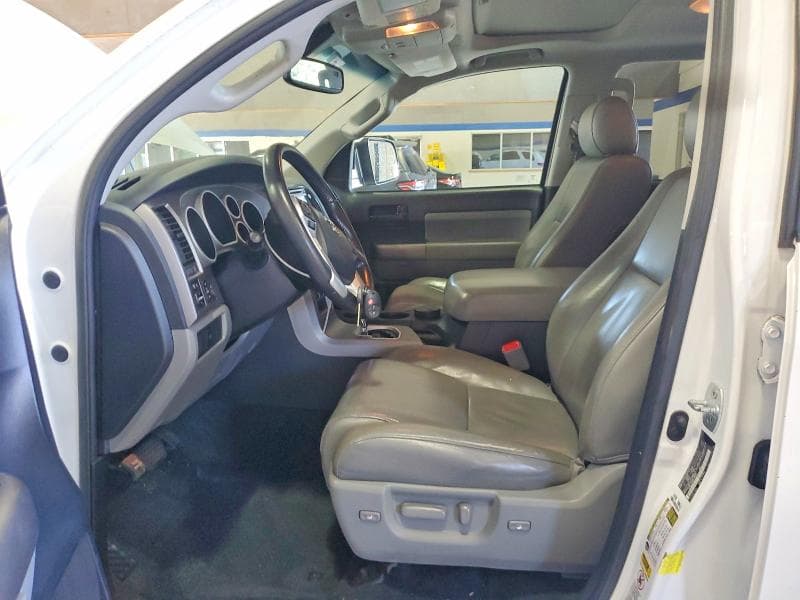 2017 TOYOTA SEQUOIA SR5 7