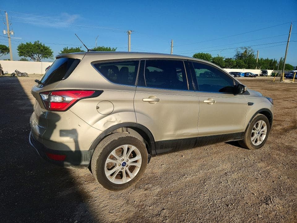 2017 FORD ESCAPE SE 3