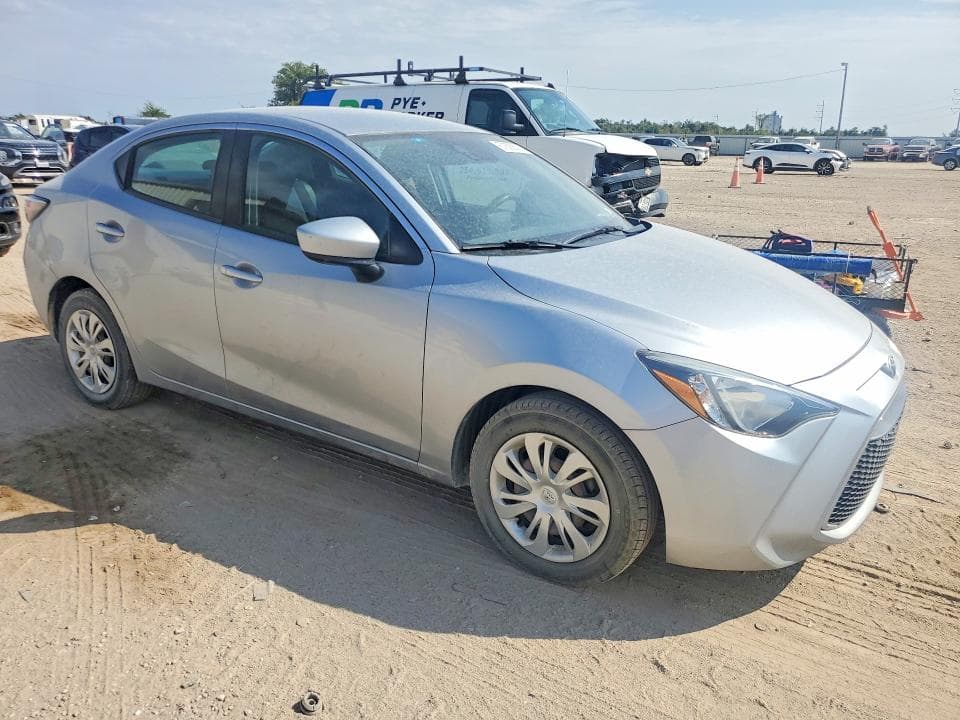 2019 TOYOTA YARIS L 4