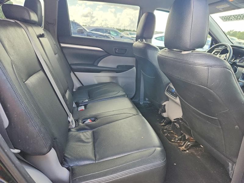 2019 TOYOTA HIGHLANDER LE 11