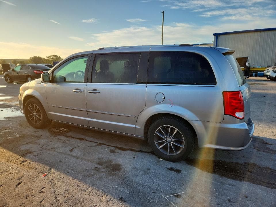 2017 DODGE GRAND CARAVAN SXT 2