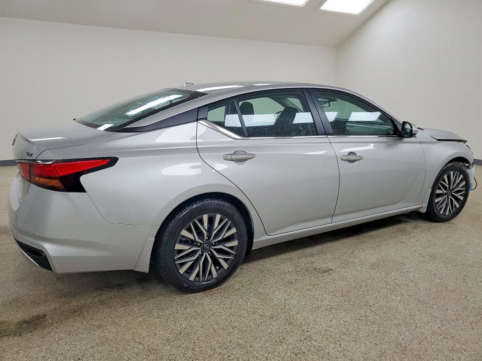 2024 NISSAN ALTIMA SV 3
