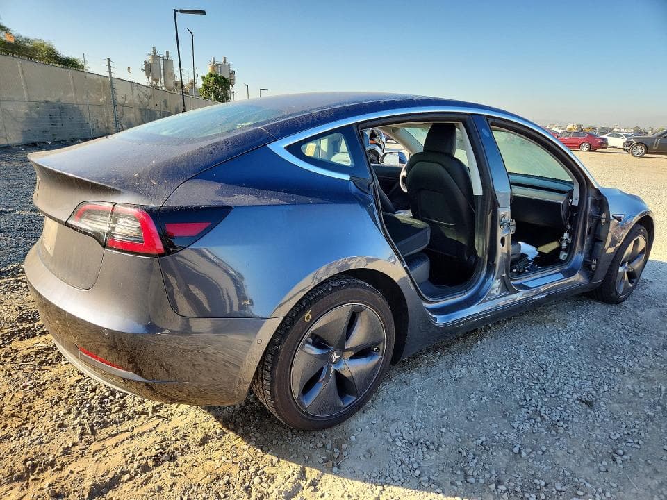 2018 TESLA MODEL 3 3
