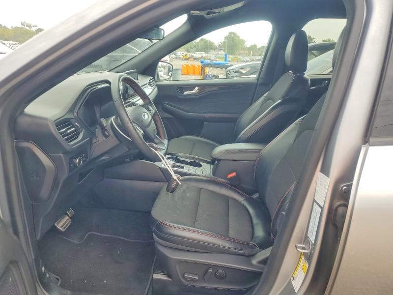 2023 FORD ESCAPE ST LINE 7