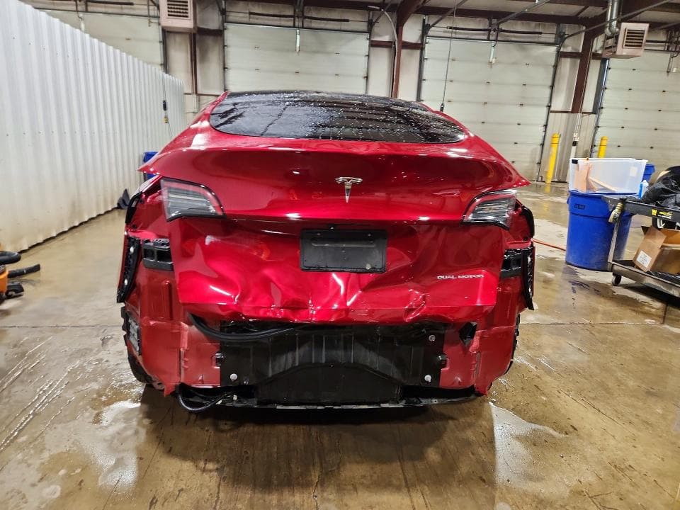 2024 TESLA MODEL Y 6