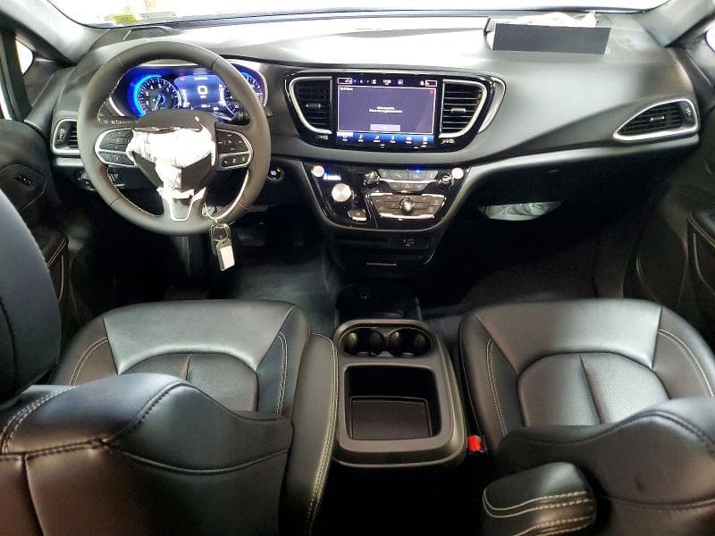 2026 CHRYSLER PACIFICA SELECT 8