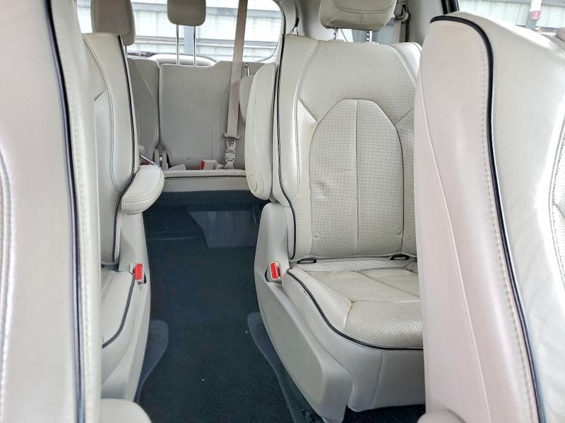 2018 CHRYSLER PACIFICA HYBRID LIMITED 10