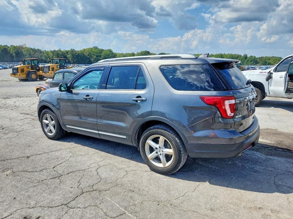 2018 FORD EXPLORER XLT 2