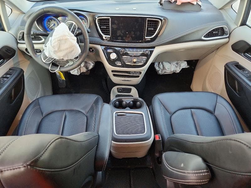 2024 CHRYSLER PACIFICA TOURING L 8