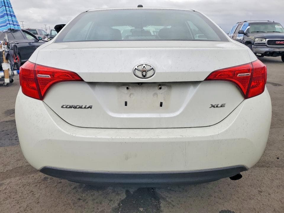 2018 TOYOTA COROLLA XLE 6
