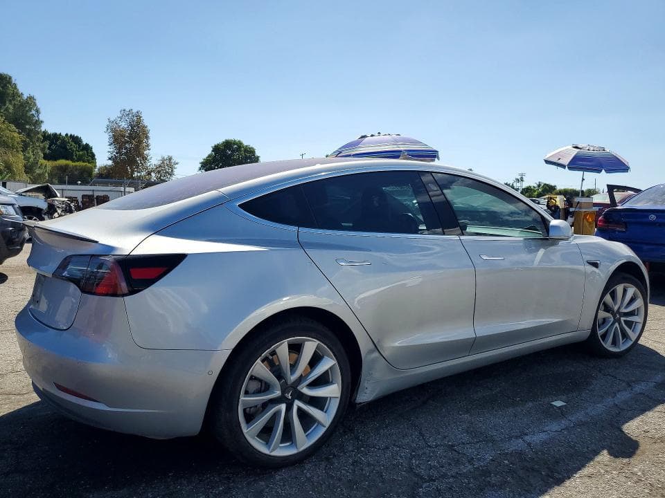 2018 TESLA MODEL 3 3