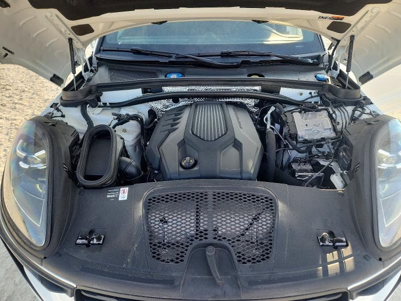 2025 PORSCHE MACAN BASE 11