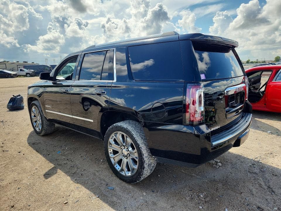 2017 GMC YUKON DENALI 2