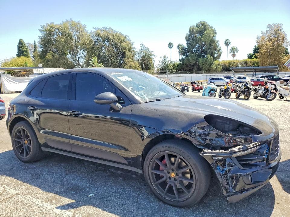 2017 PORSCHE MACAN 4