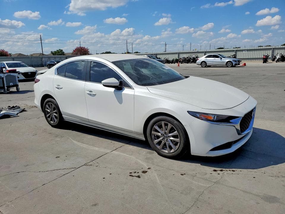 2019 MAZDA 3 4