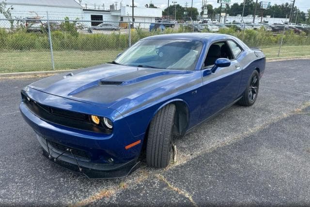 2017 DODGE CHALLENGER SXT 2