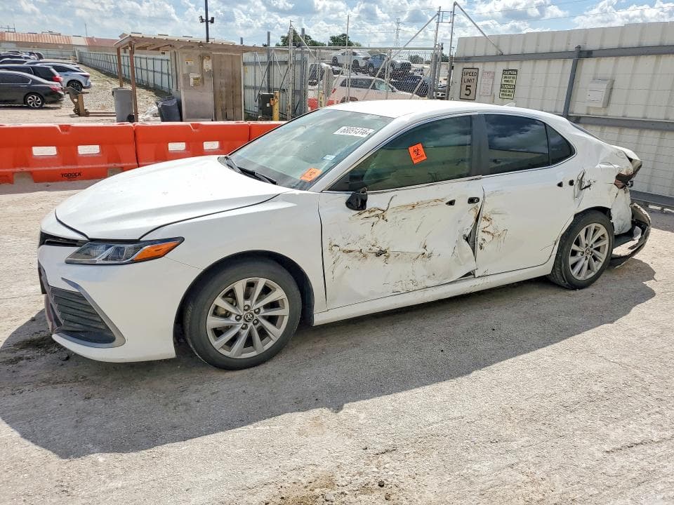 2024 TOYOTA CAMRY LE - 1