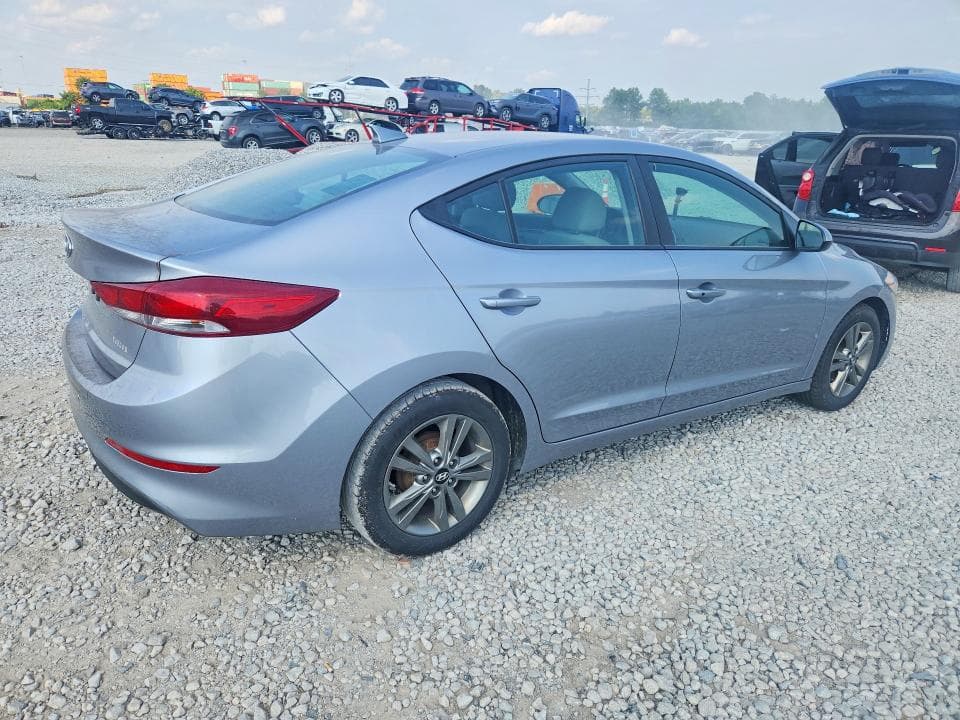 2017 HYUNDAI ELANTRA SE 3