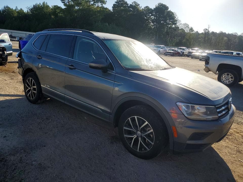 2021 VOLKSWAGEN TIGUAN SE 4