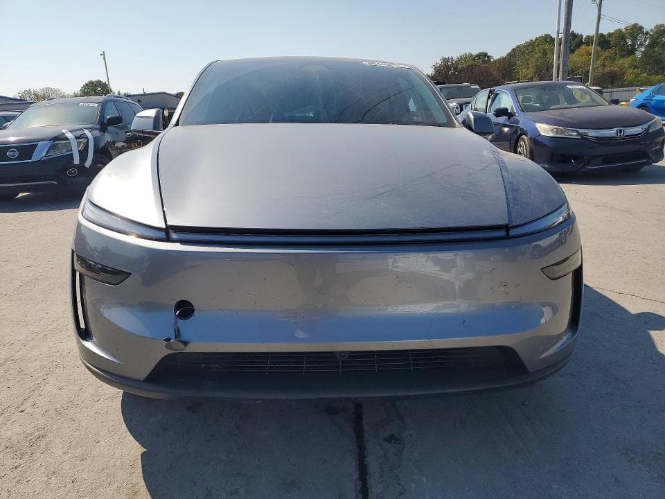 2026 TESLA MODEL Y 5