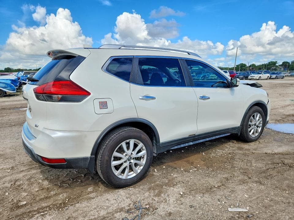 2017 NISSAN ROGUE SV 3