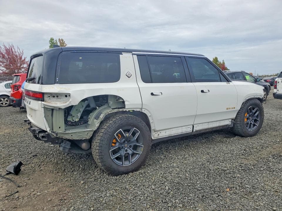2023 RIVIAN R1S ADVENTURE 3