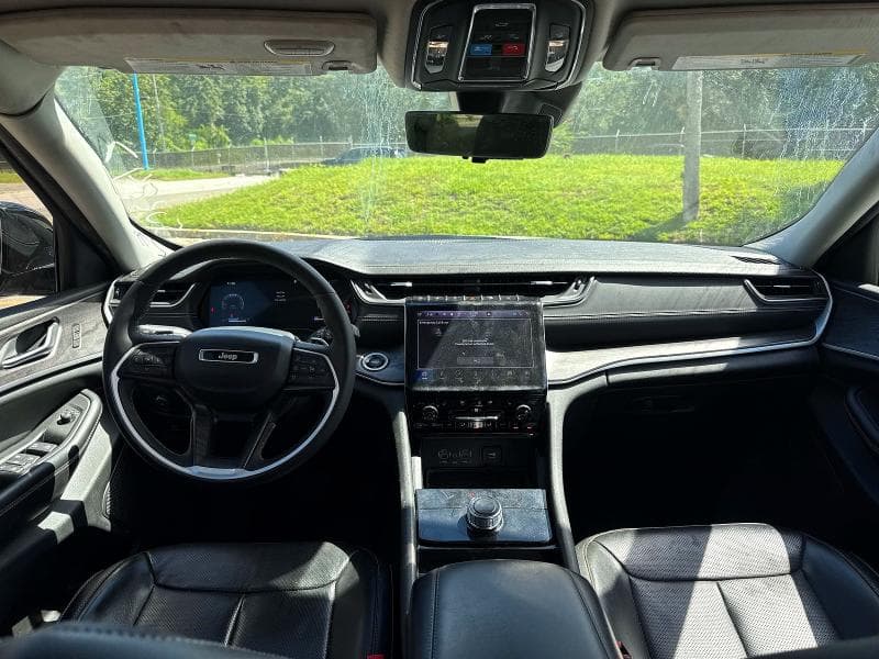 2023 JEEP GRAND CHEROKEE LIMITED 9