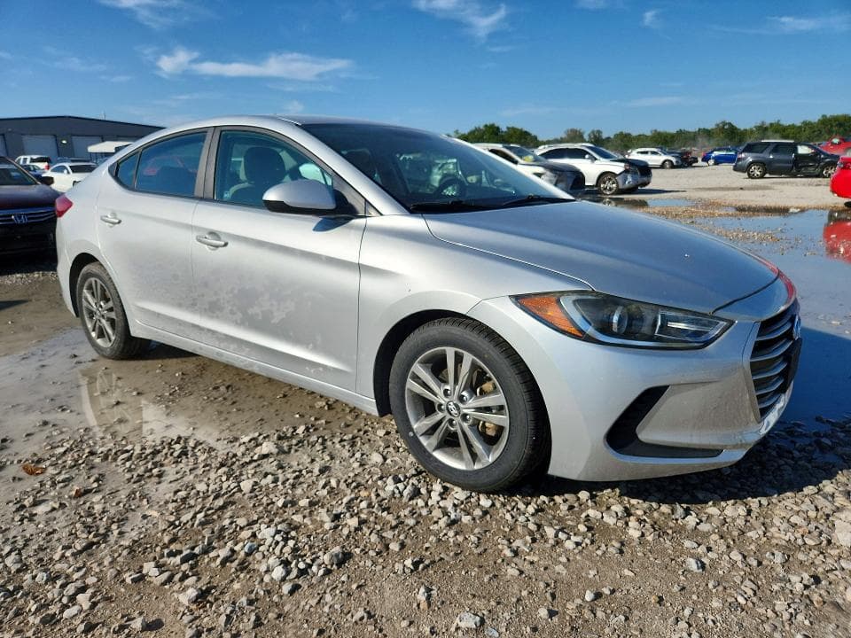 2018 HYUNDAI ELANTRA SEL 4