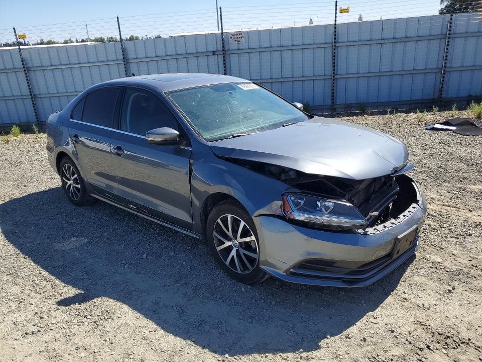 2018 VOLKSWAGEN JETTA SE 4