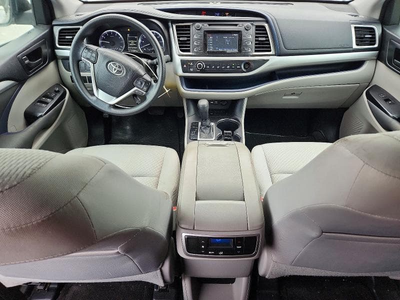 2018 TOYOTA HIGHLANDER LE 8