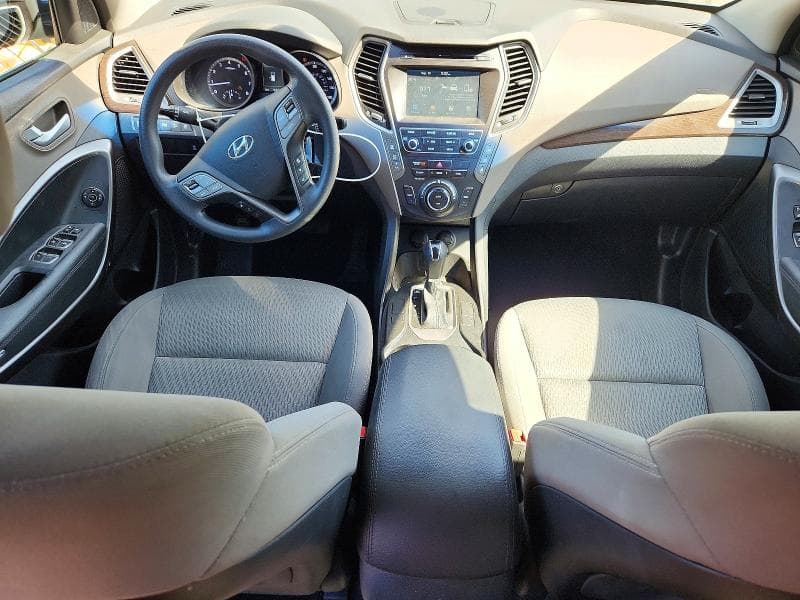 2017 HYUNDAI SANTA FE SE 8
