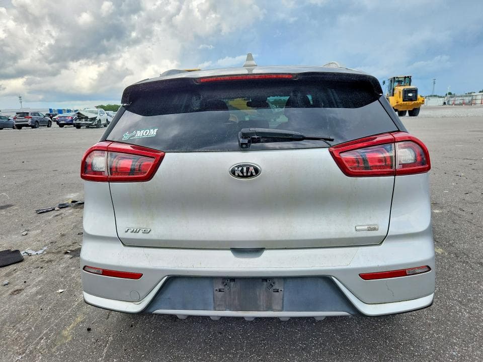 2017 KIA NIRO LX 6