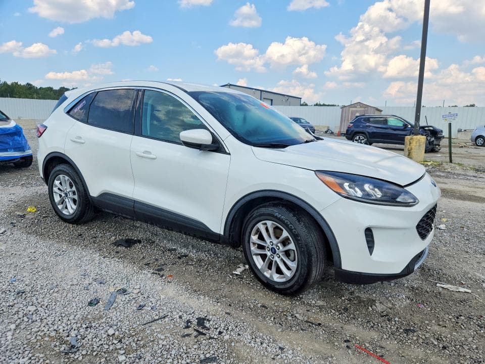 2021 FORD ESCAPE SE 4