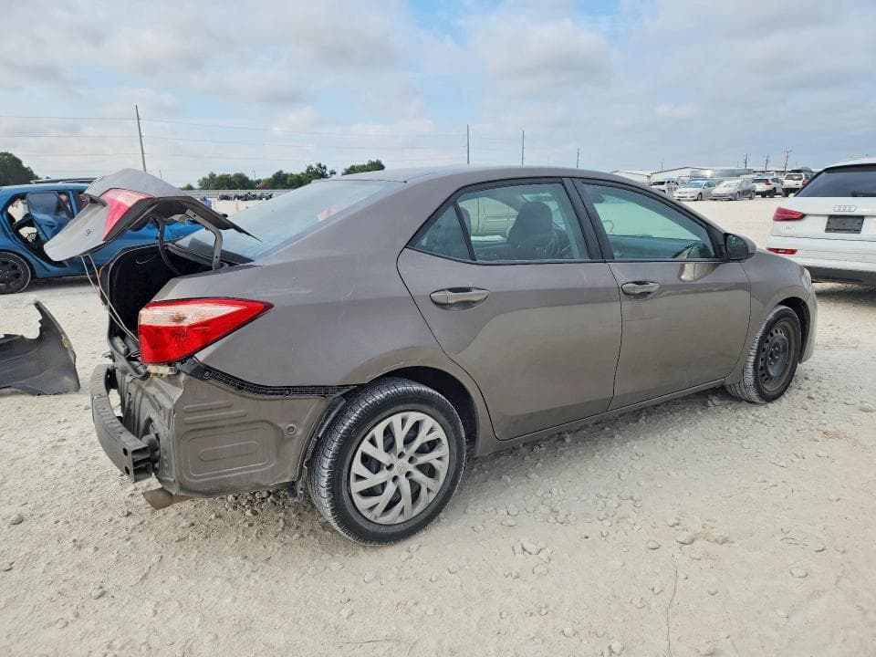 2017 TOYOTA COROLLA LE 3