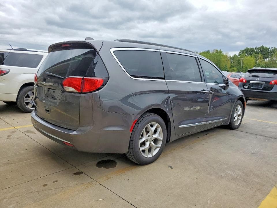 2017 CHRYSLER PACIFICA TOURING L 3