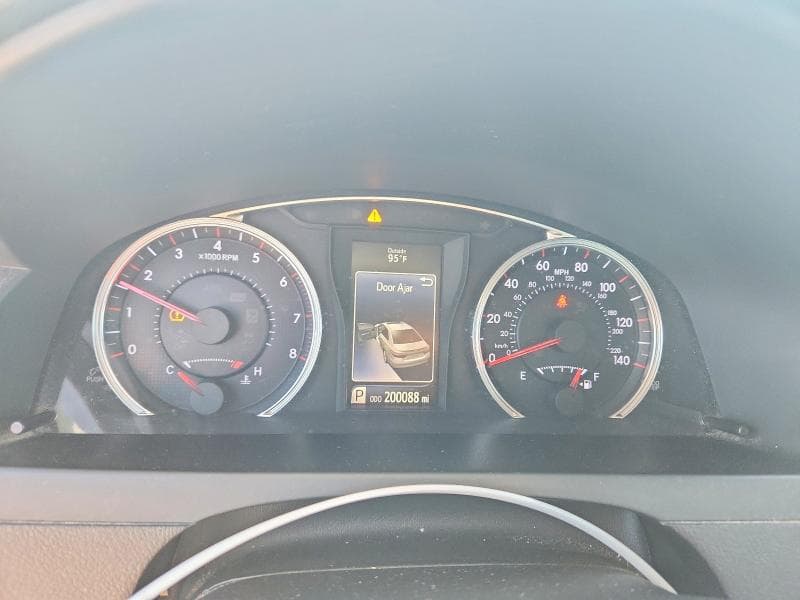 2017 TOYOTA CAMRY SE 9