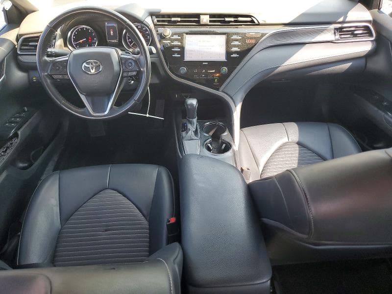 2020 TOYOTA CAMRY SE 8