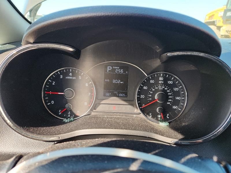 2017 KIA FORTE LX 9