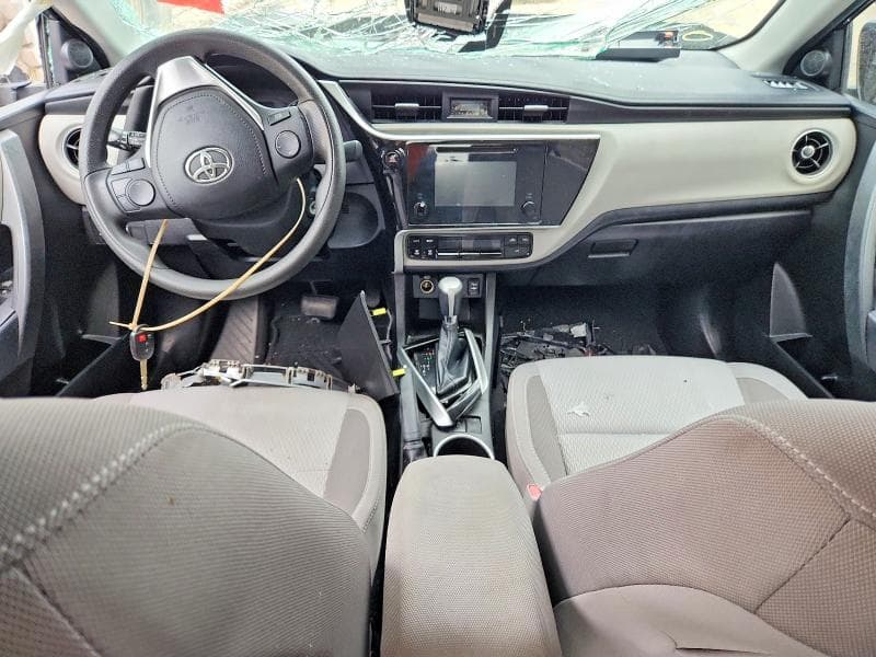 2018 TOYOTA COROLLA LE 8