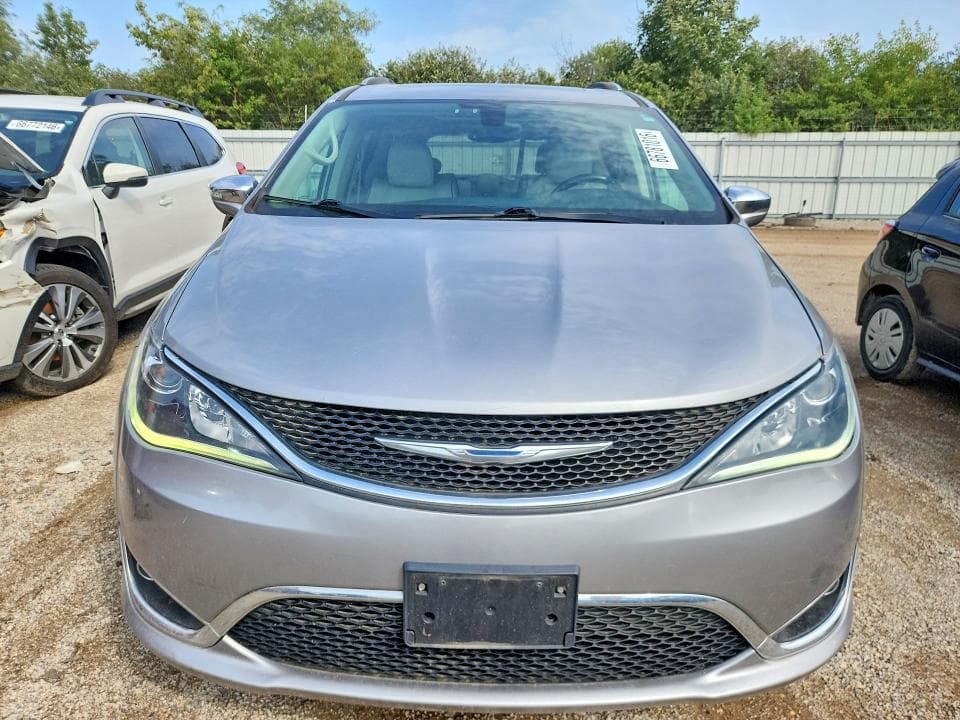 2017 CHRYSLER PACIFICA LIMITED 5