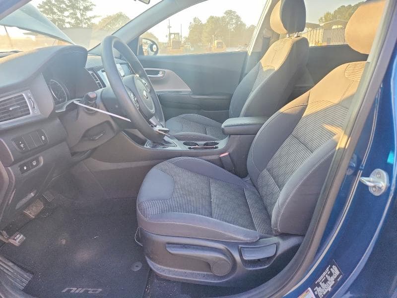 2017 KIA NIRO LX 7